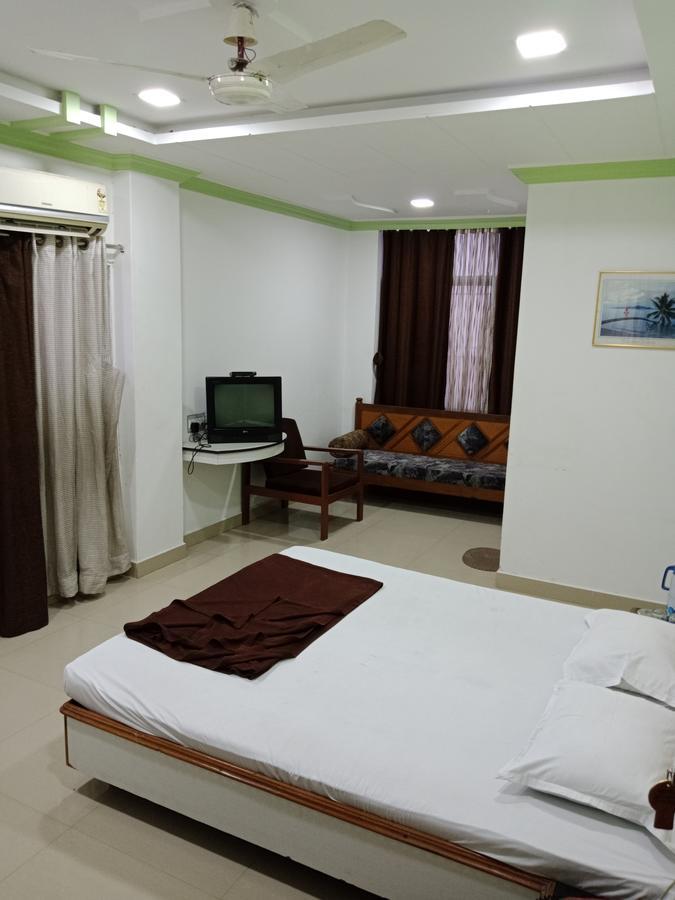 Hotel Sahara Palace Будж Екстериор снимка